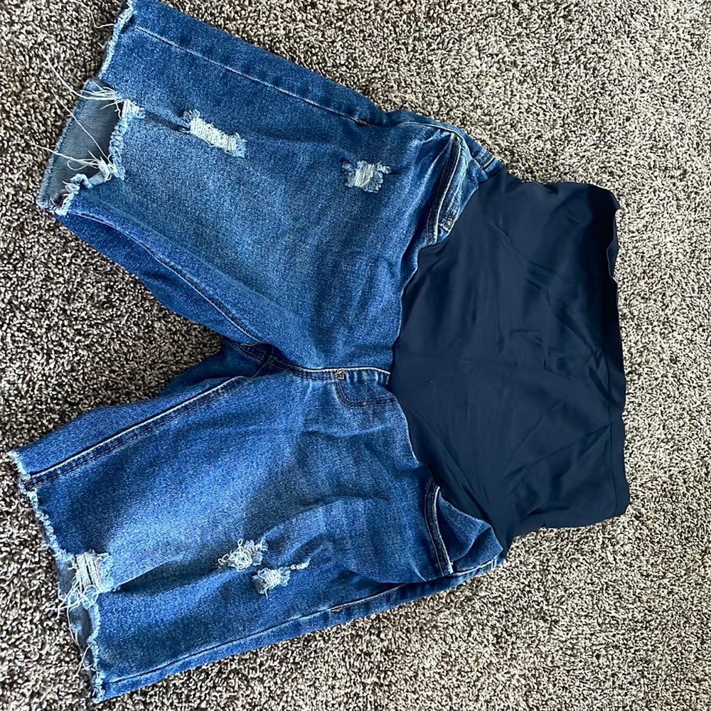 Time and Try Maternity shorts